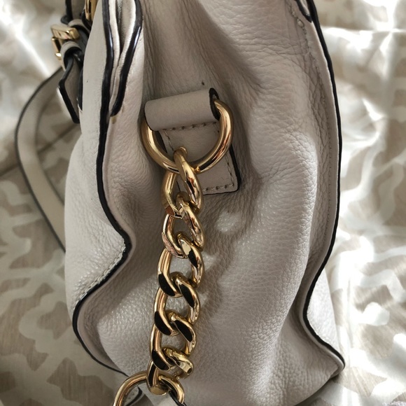 Auth Michael Kors Cream Leather Bag - Picture 4 of 6